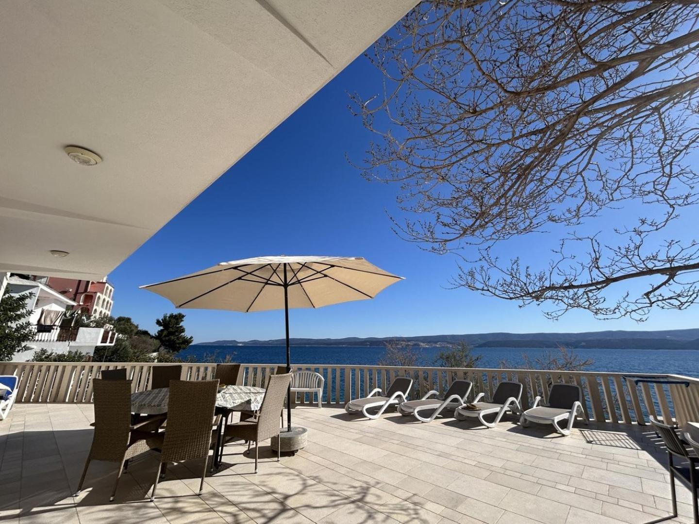 Azure Apartments By The Sea Near City Omis Bagian luar foto