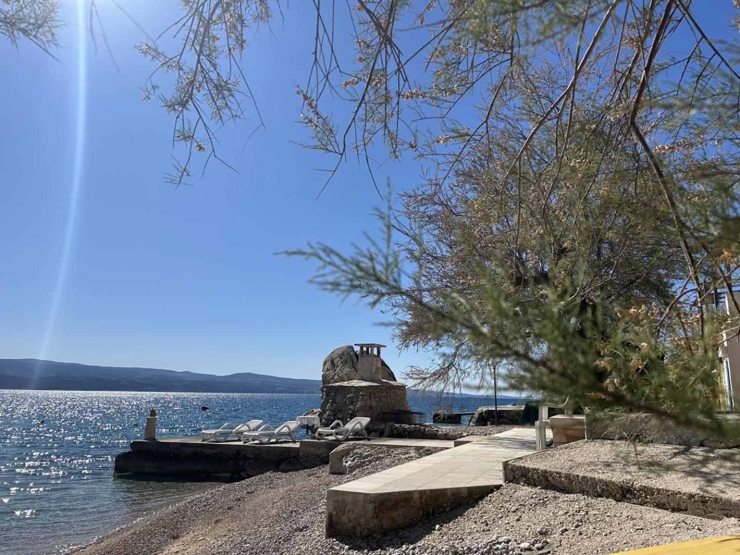 Azure Apartments By The Sea Near City Omis Bagian luar foto
